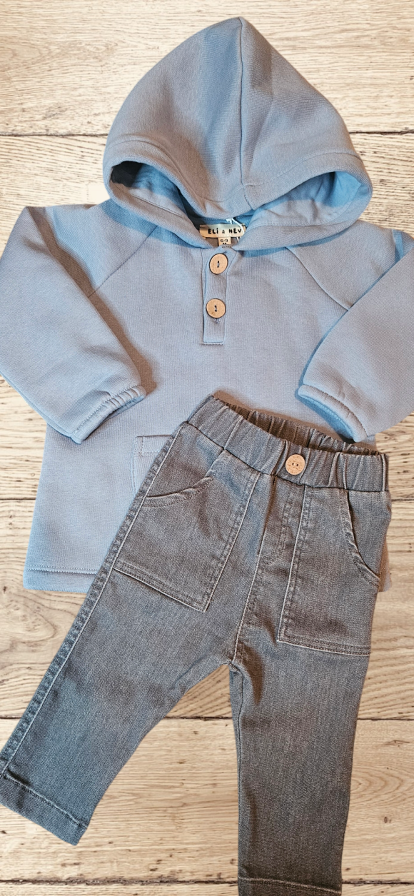 Pantalone grigio & felpa azzurra